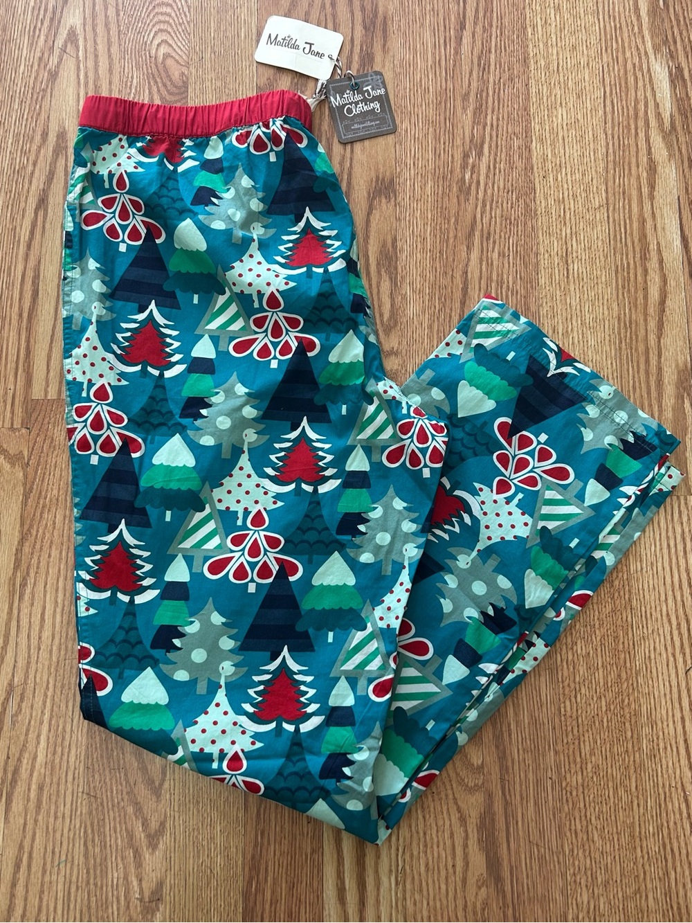 Matilda Jane Women’s HolidayTree-Print Pajama Bottoms Size Medium NWT